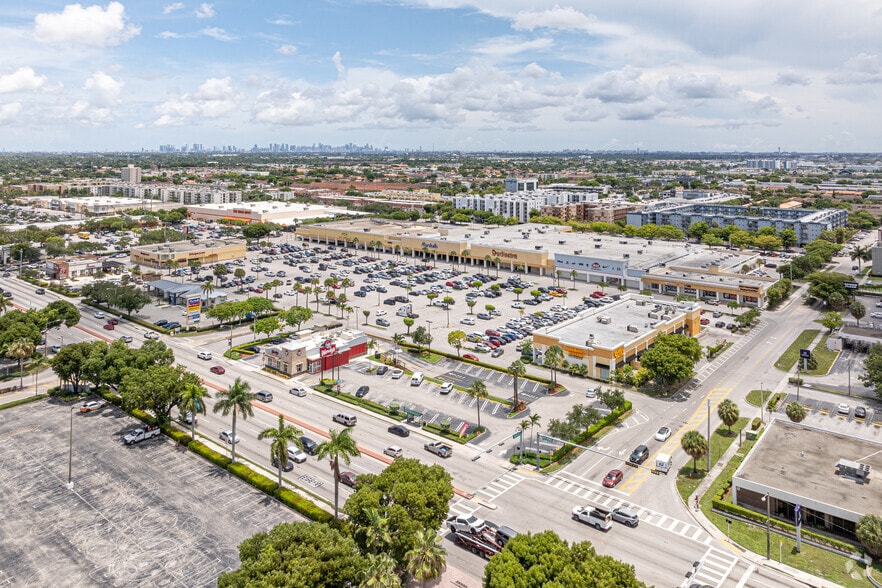 More Photos Of 1630-1738 W 49th St, Hialeah Storefront For Lease