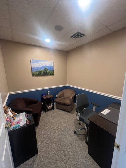 More Photos Of 5720 Gateway, Mason Loft Creative Space For Sale