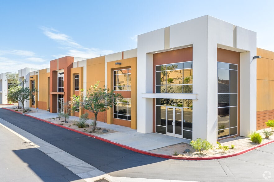 Primary Photo Of 34500 Gateway Dr, Palm Desert Warehouse For Lease