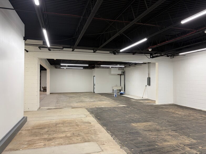More Photos Of 4562 N 127th St, Butler Light Manufacturing For Sale