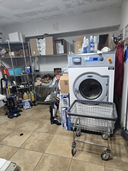 More Photos Of 2122 S Ok-74 Hwy, Purcell Hotel For Sale