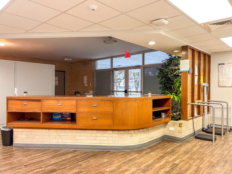 More Photos Of 5353 Florida Blvd, Baton Rouge Medical For Sale