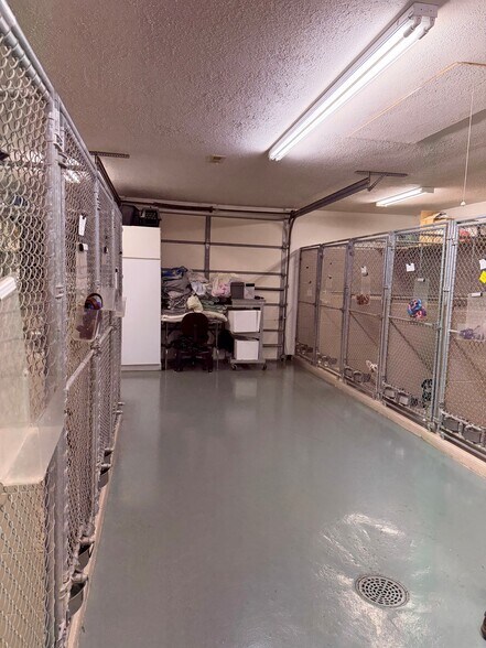 More Photos Of 3111 N Belt Hwy, Saint Joseph General Retail For Sale