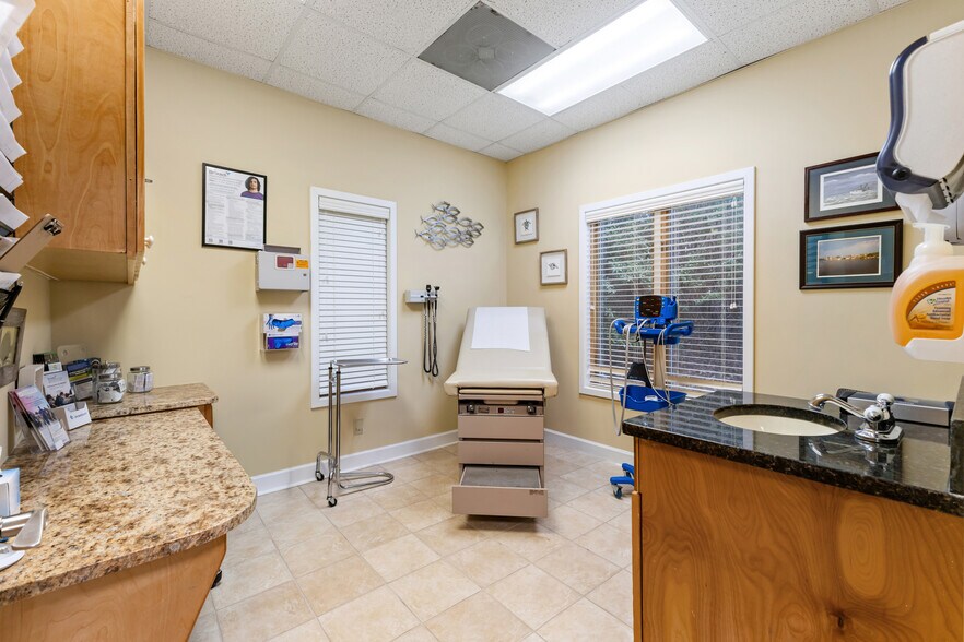 More Photos Of 1902-1906 Meeting Ct, Wilmington Medical For Sale