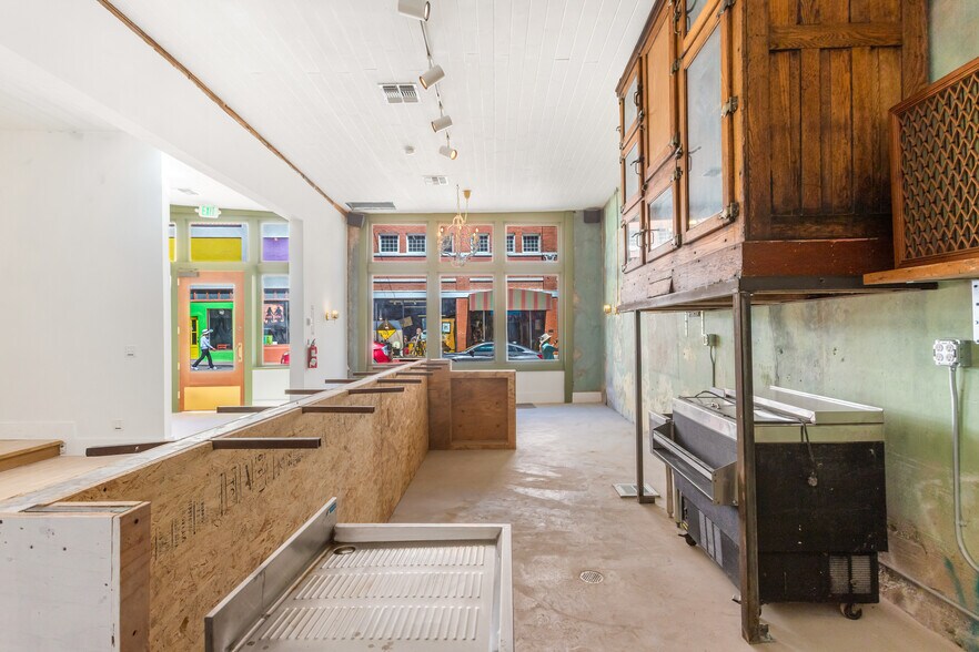 More Photos Of 78 Main St, Bisbee Restaurant For Sale