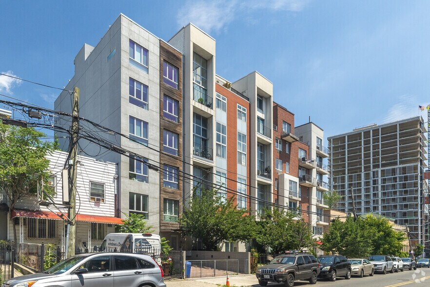 More Photos Of 65 Maspeth Ave, Brooklyn Apartments For Lease