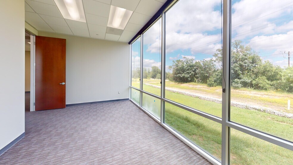 More Photos Of 5920 William Cannon Dr, Austin Medical For Lease