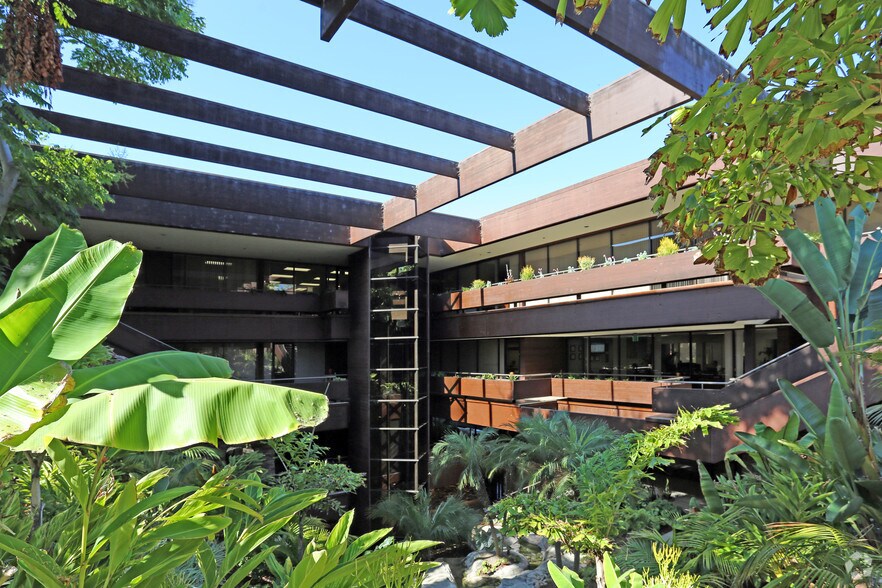 More Photos Of 445 Marine View Ave, Del Mar Office For Lease