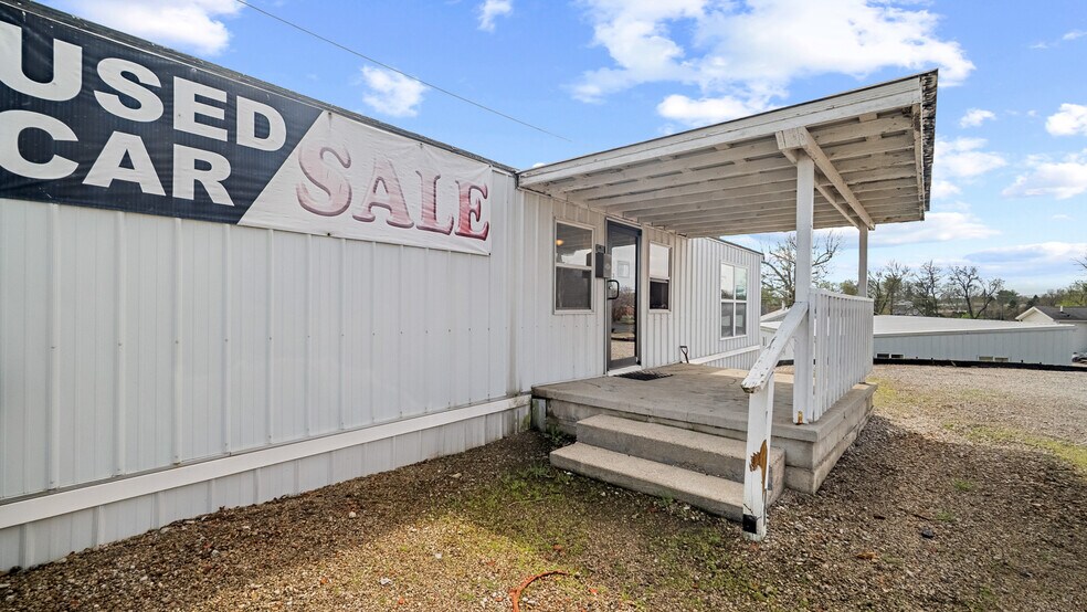 More Photos Of 601 E Main St, West Union Land For Sale