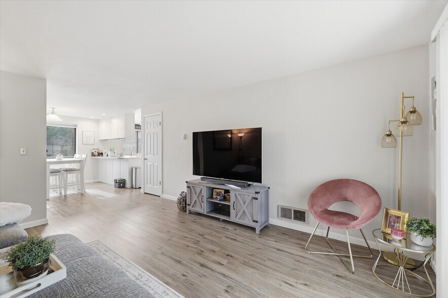 More Photos Of 1601-1607 Bonney Ave, Sumner Apartments For Sale
