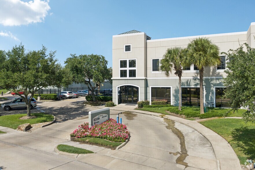 More Photos Of 9220 Kirby Dr, Houston Unknown For Lease