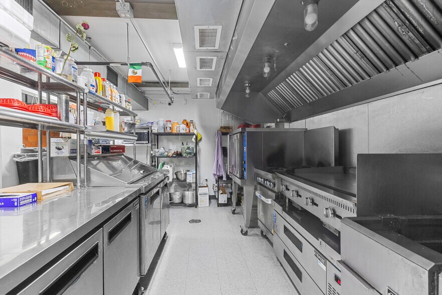 More Photos Of 418 N Grant Ave, Odessa Bar For Sale