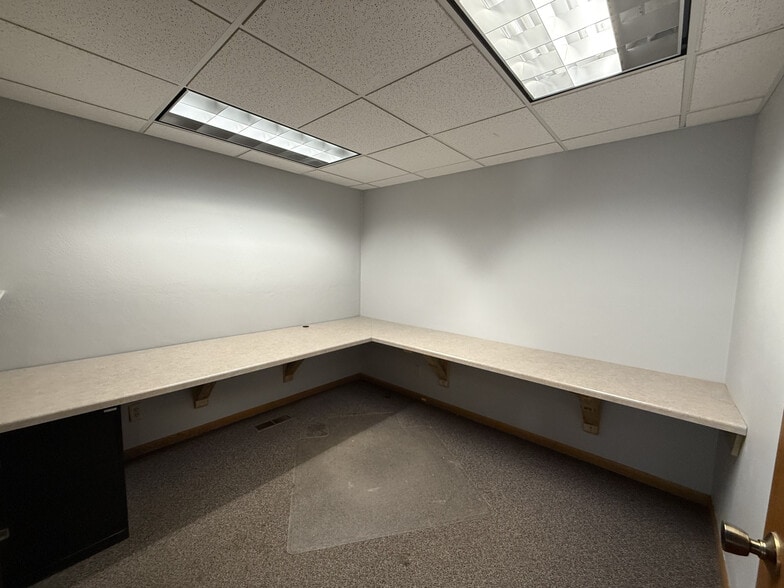More Photos Of 6135 N American Ln, De Forest Warehouse For Lease