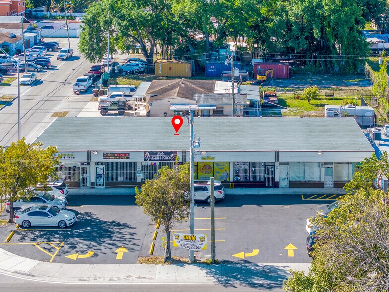 More Photos Of 820 SE 8th St, Hialeah General Retail For Sale