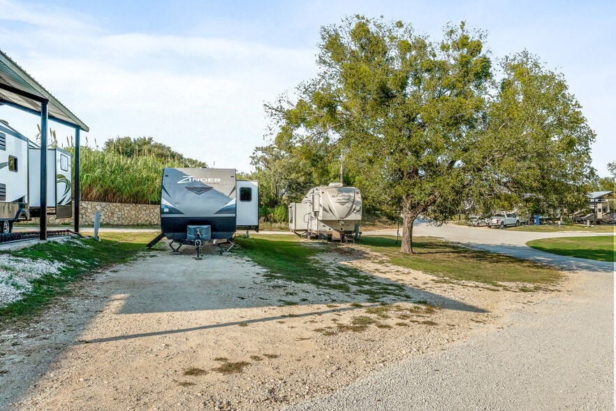 More Photos Of 1321 N FM 56, Glen Rose Trailer Camper Park For Sale