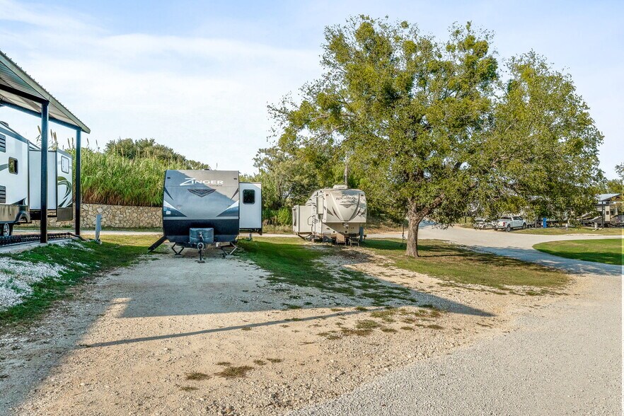 More Photos Of 1321 N FM 56, Glen Rose Specialty For Sale