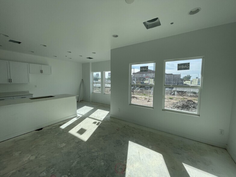 More Photos Of 602-620 E WILLETTA St, Goodyear Apartments For Sale