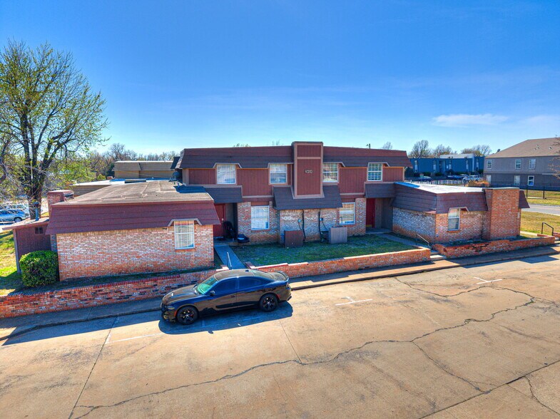 More Photos Of 7404 Lyrewood Ln, Oklahoma City Apartments For Sale