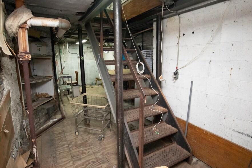 More Photos Of 205 W 20th St, New York Apartments For Lease