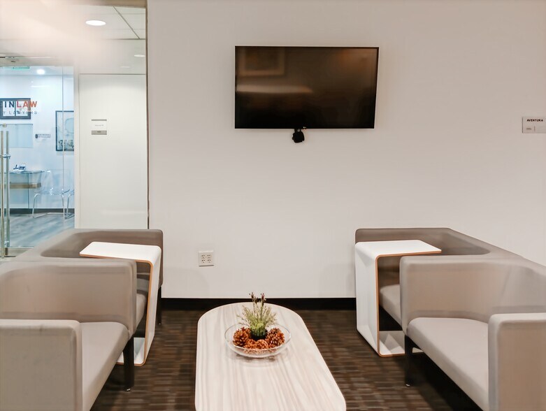 More Photos Of 20801 Biscayne Blvd, Aventura Coworking Space