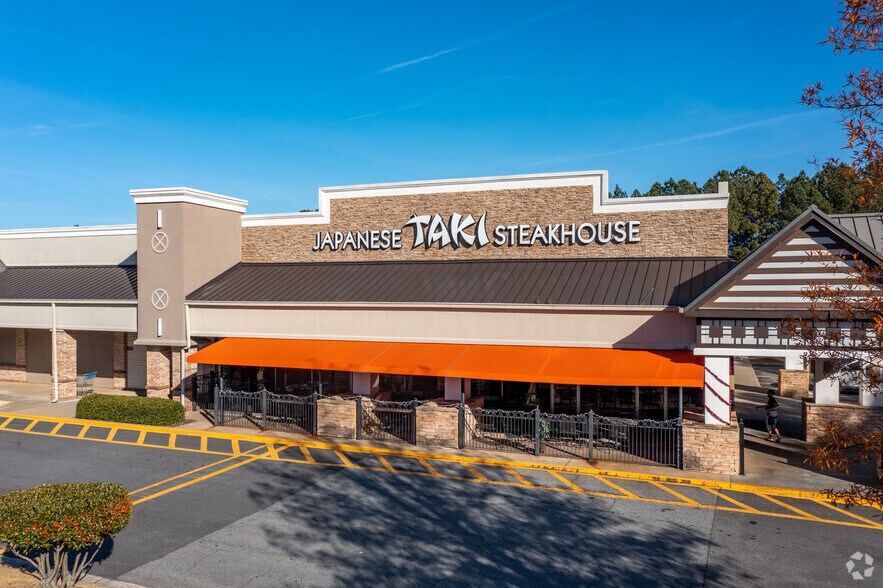 More Photos Of 4705-4745 Ashford Dunwoody Rd, Dunwoody Unknown For Lease