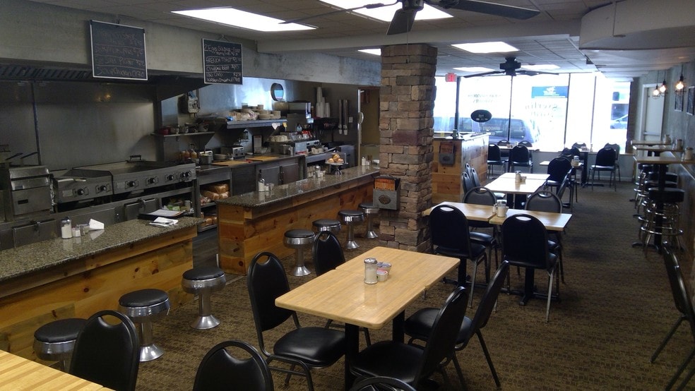 More Photos Of 919 N Orange St, Wilmington Storefront Retail Residential For Sale