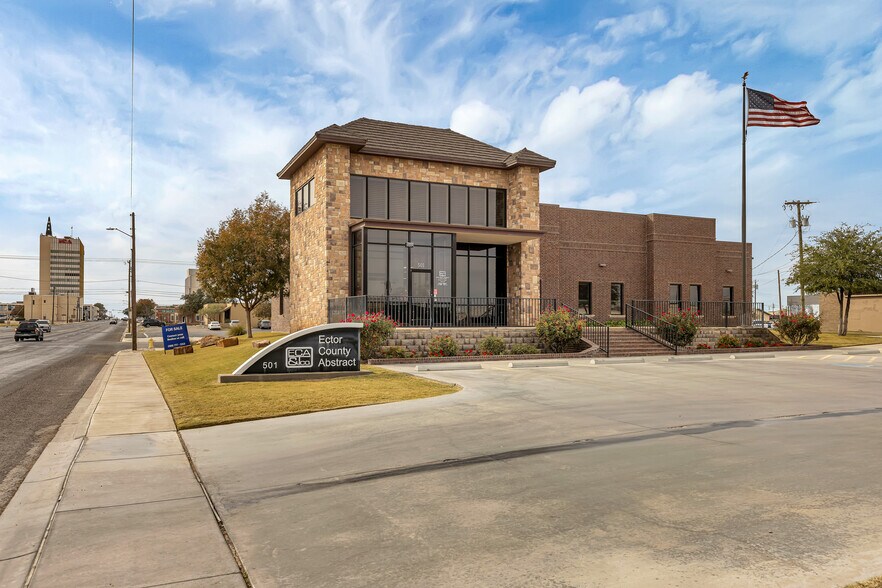 More Photos Of 501 E 7th St, Odessa Office For Sale
