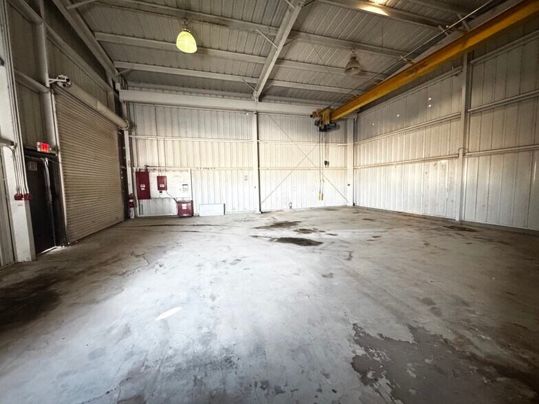 More Photos Of 2401 Sivley Rd, Artesia Truck Terminal For Sale