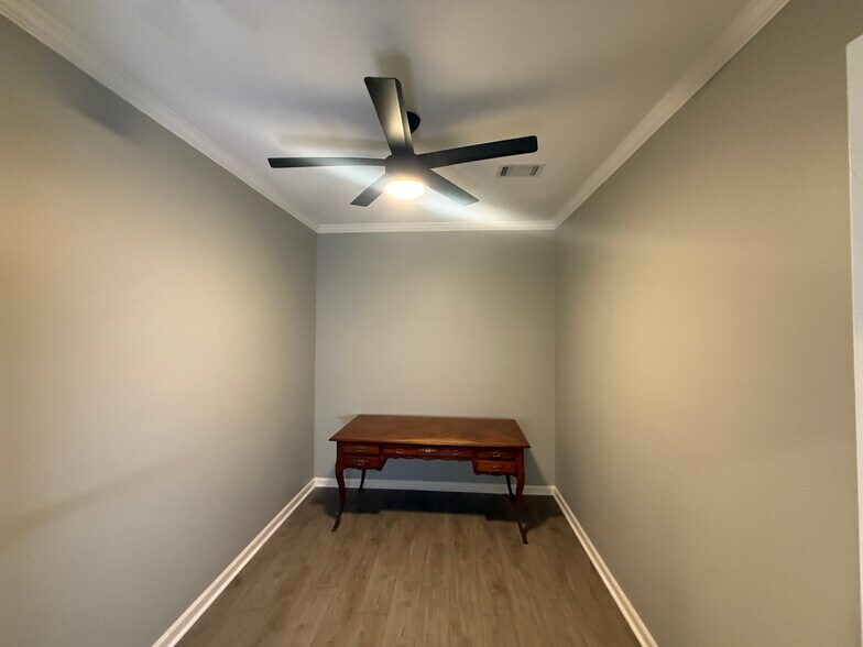 More Photos Of 4595 Towne Lake Pky, Woodstock Medical For Sale