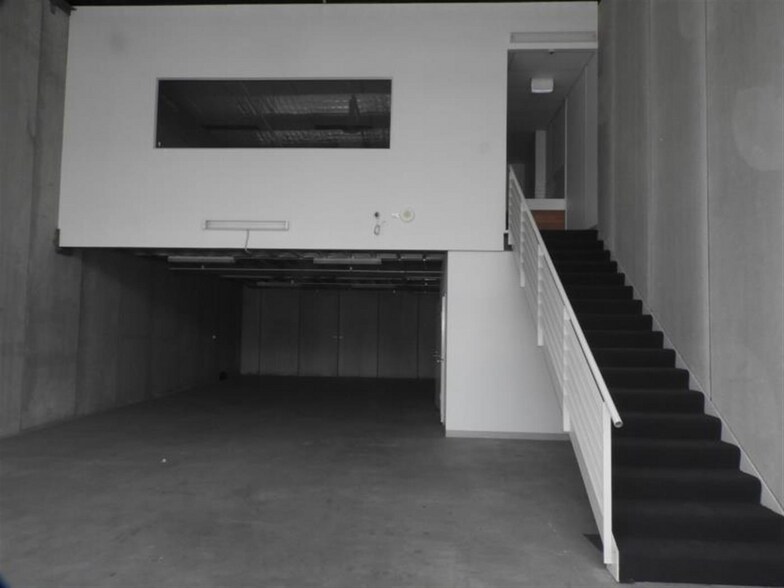 More Photos Of 110 Bourke Rd, Alexandria Warehouse For Lease