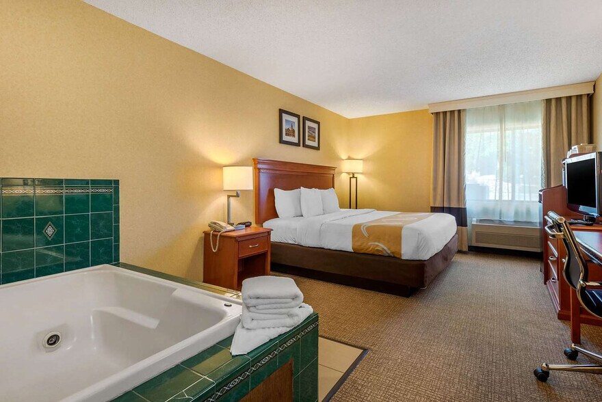 More Photos Of 670 Eagleridge Blvd, Pueblo Hotel For Sale