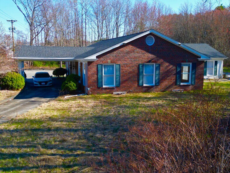 More Photos Of 55 Lafayette Rd, Salisbury Flex For Sale