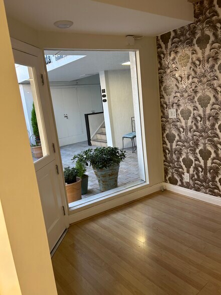 More Photos Of 307-309 Marine Ave, Newport Beach Storefront For Lease