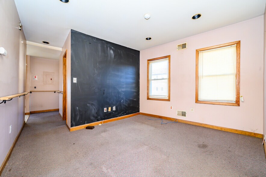 More Photos Of 511 W Westfield Ave, Roselle Park Storefront Retail Residential For Sale