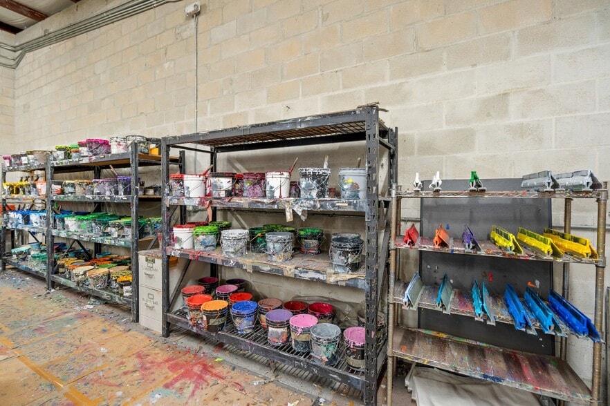 More Photos Of 4540 Northgate Ct, Sarasota Warehouse For Sale