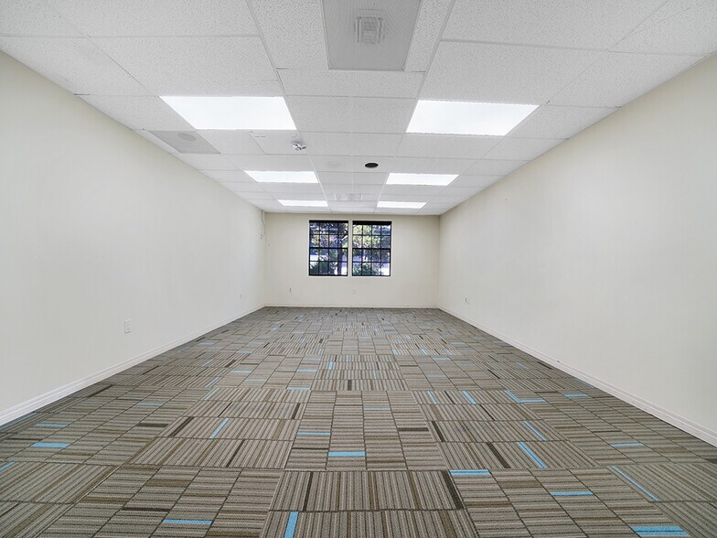 More Photos Of 2900 Bristol St, Costa Mesa Office For Sale