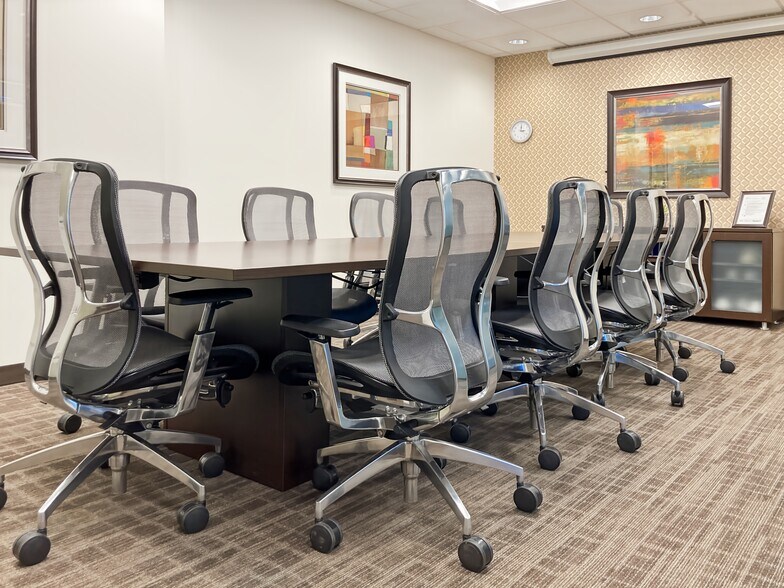 Primary Photo Of 3190 S Vaughn Way, Aurora Coworking Space