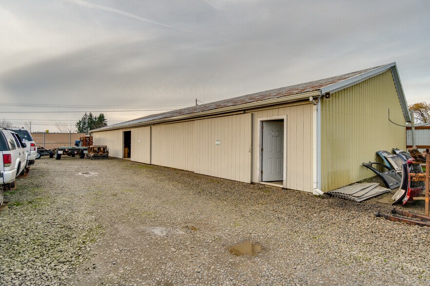 More Photos Of 17308 Highway 99E, Hubbard Auto Salvage Facility For Sale