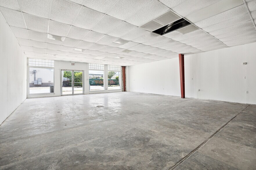 More Photos Of 2102-2112 Pease St, Houston Unknown For Lease