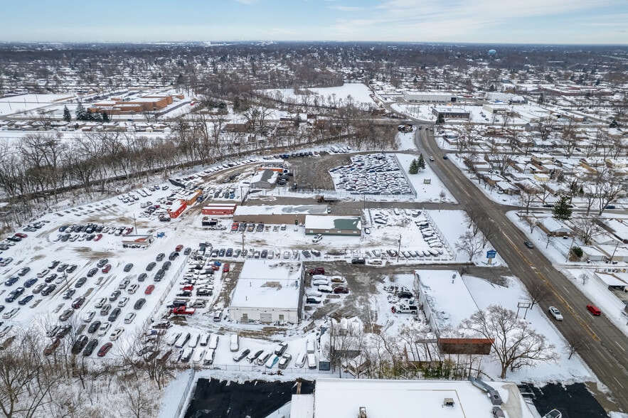 More Photos Of 3120 E 170th St, Lansing Truck Terminal For Sale