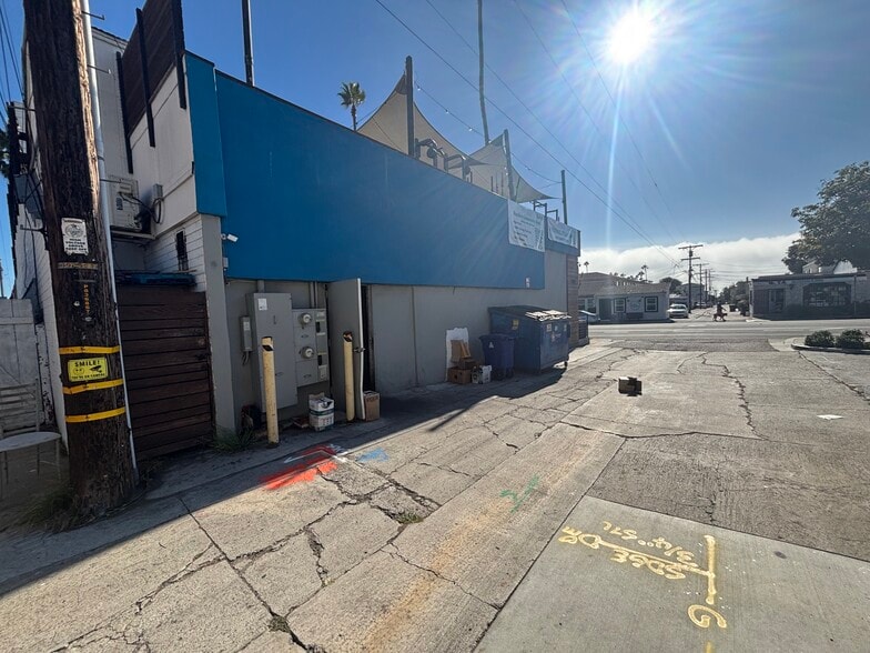 More Photos Of 4955 Cass St, San Diego General Retail For Sale