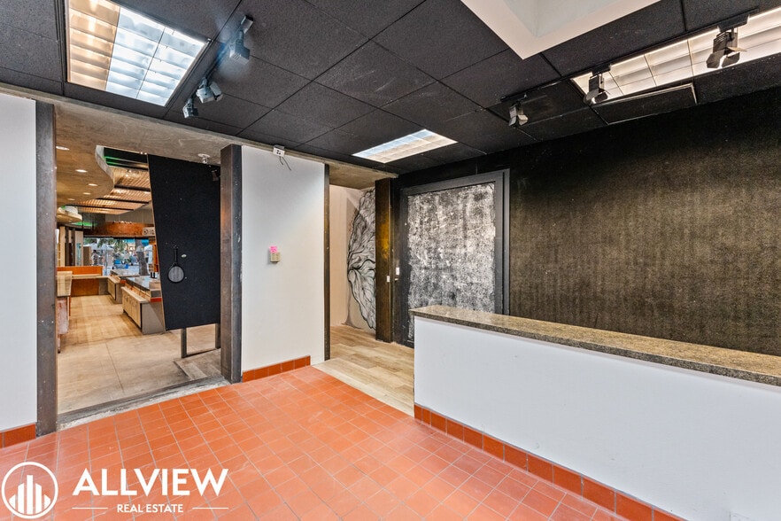 More Photos Of 265 Forest Ave, Laguna Beach Freestanding For Lease