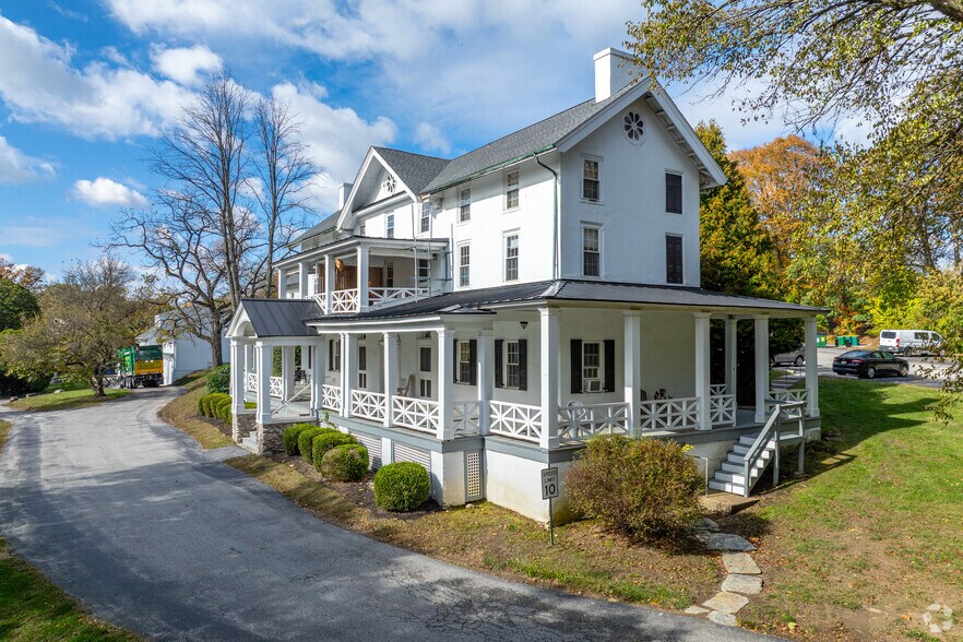 Primary Photo Of 30 N Waterloo Rd, Devon Apartments For Sale
