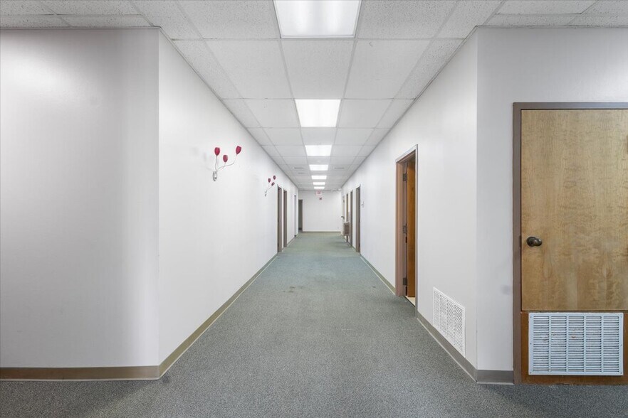 More Photos Of 9846 State Highway 31 E, Tyler Medical For Sale