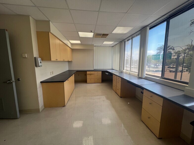 More Photos Of 420 Tamiami Trl S, Venice Medical For Sale