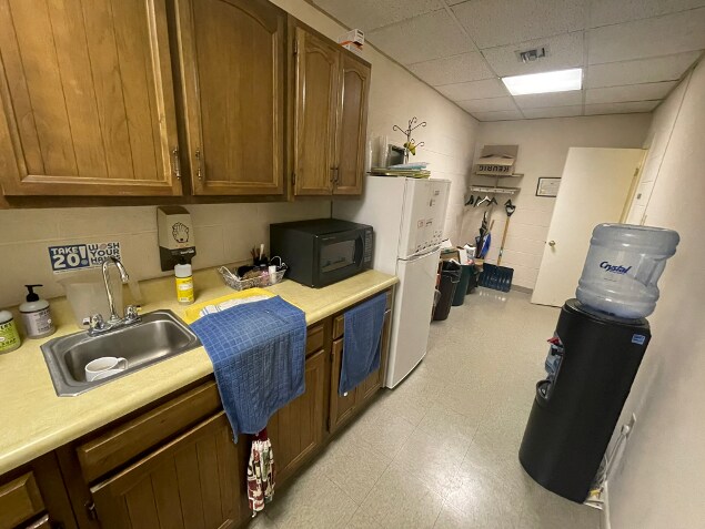 More Photos Of 20 W Lancaster Ave, Shillington Office For Sale