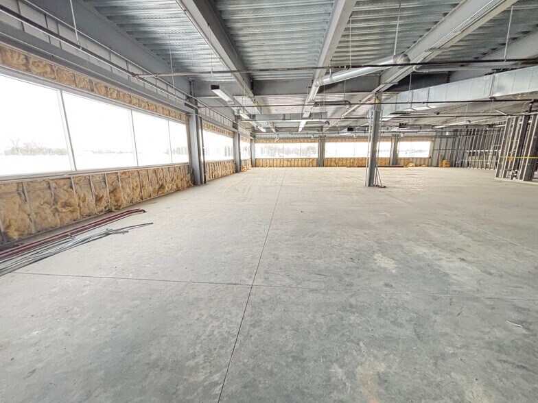 More Photos Of 1300 Freese Works Pl, Galion Loft Creative Space For Lease