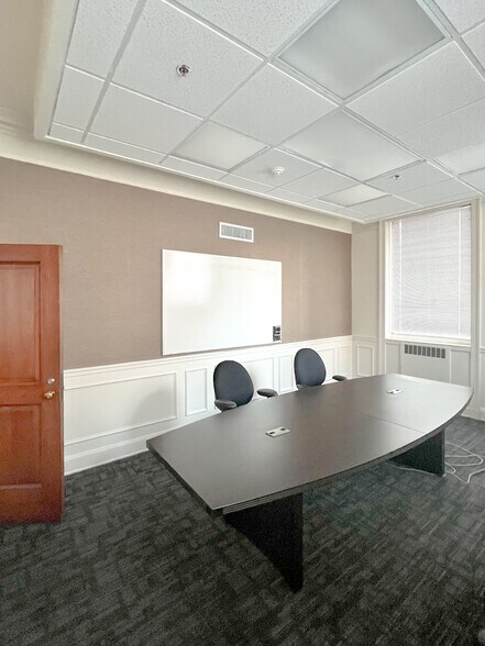 More Photos Of 347 Main St, Poughkeepsie Office For Lease