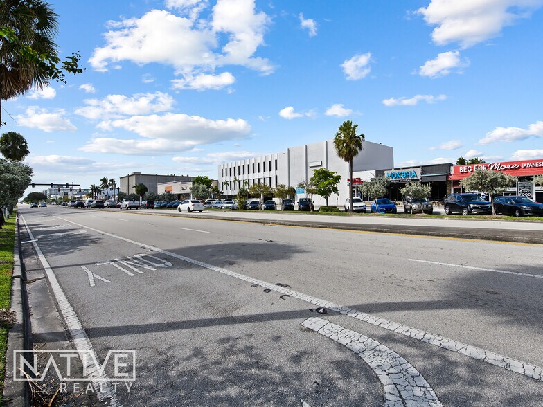 More Photos Of 2852 E Oakland Park Blvd, Fort Lauderdale Storefront Retail Office For Sale