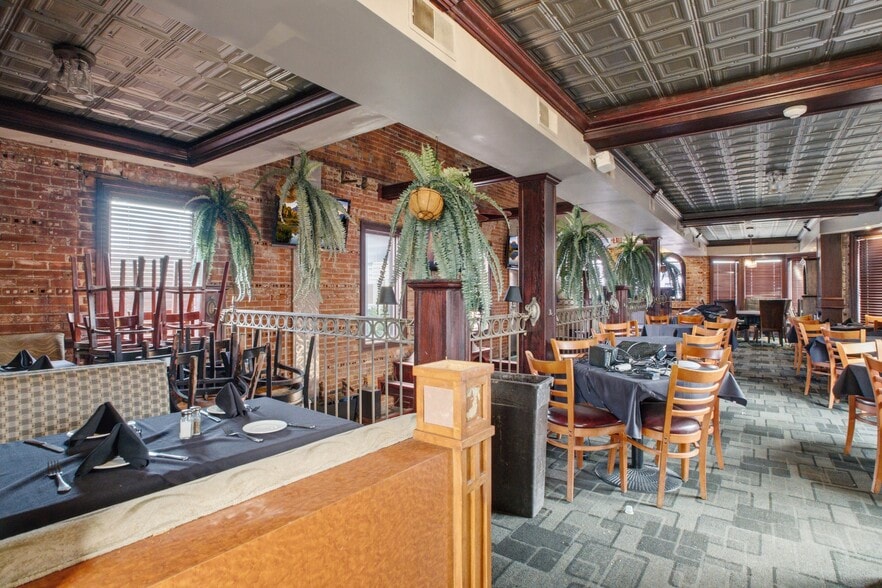 More Photos Of 297 Franklin St, Buffalo Restaurant For Lease